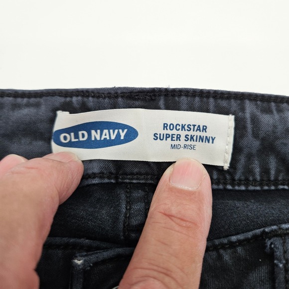 Old Navy Rockstar Super Skinny Mid Rise Cargo Jeans Black Wash Size 4 - Picture 2 of 7
